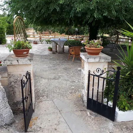 Trulli Di Rosa Villa Locorotondo Exterior photo