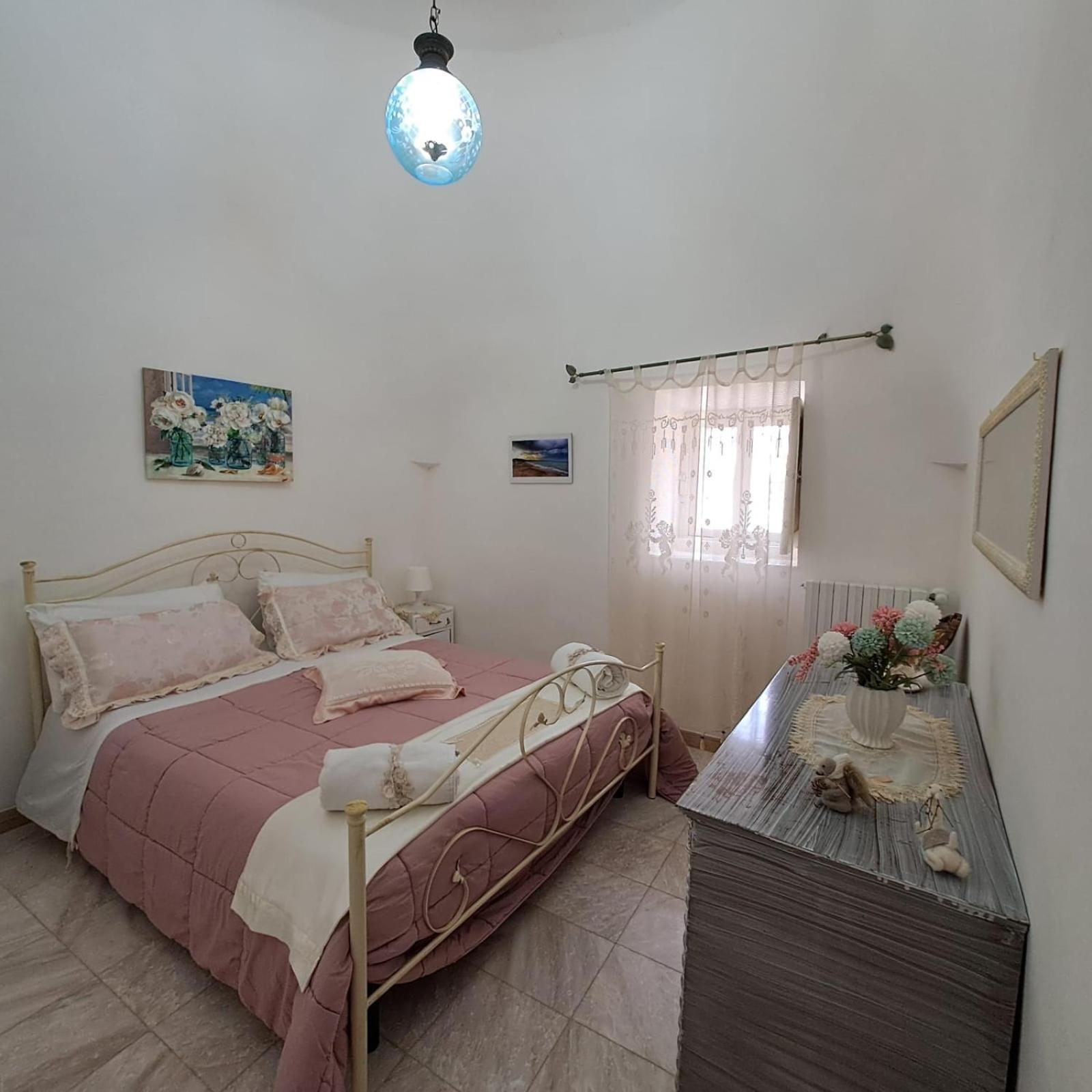 Trulli Di Rosa * Locorotondo
