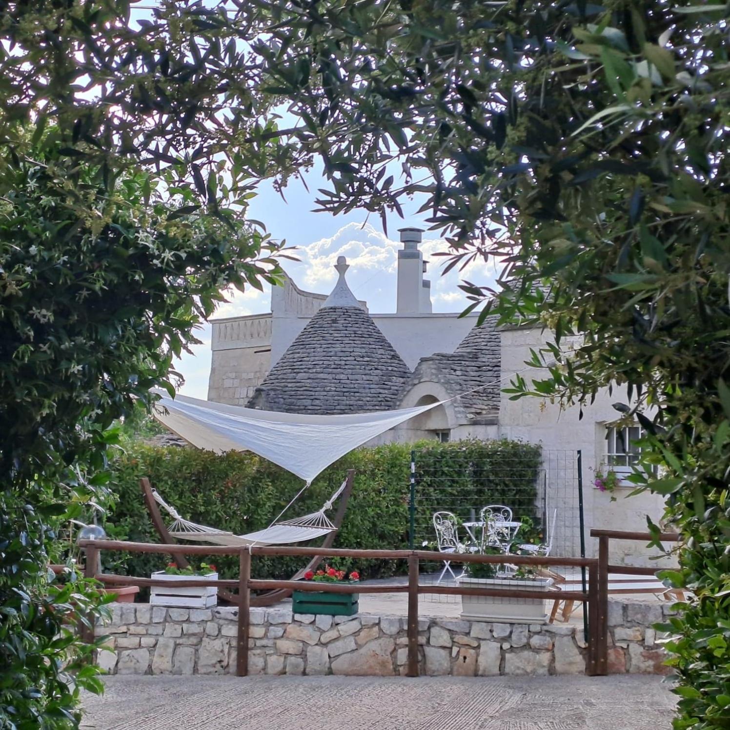 Trulli Di Rosa Locorotondo