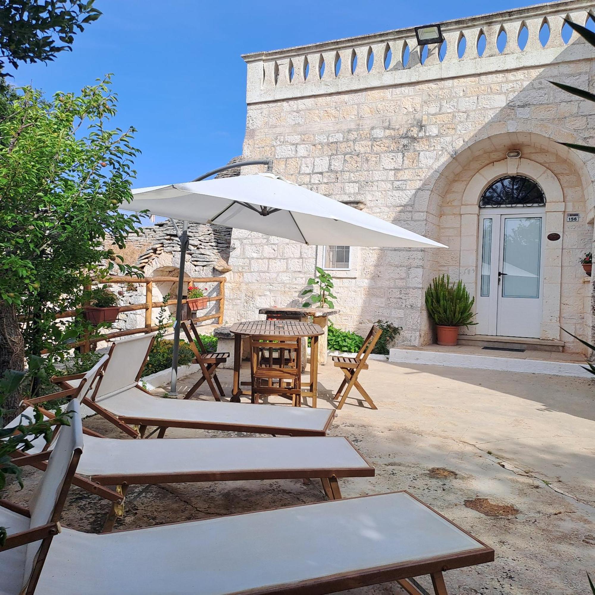Trulli Di Rosa
